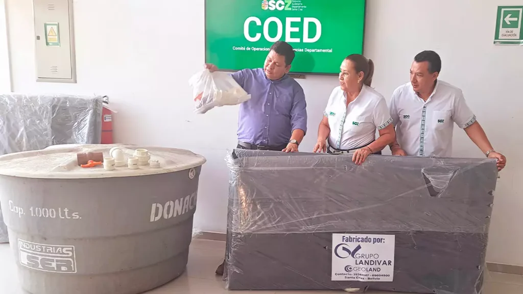 Entrega de Tanques de Agua a Comunidades Afectadas por Sequía e Incendios Forestales