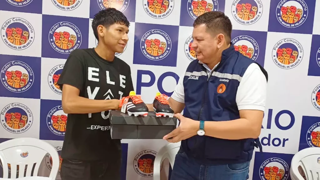 Entrega de Zapatillas Deportivas en San Miguel de Velasco