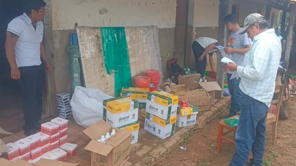 Gobierno Municipal Entrega Material Educativo a Unidades Escolares del Distrito Lomerío