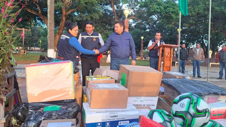Gobierno Municipal de San Miguel Fortalece Educación y Salud con Entrega de Materiales